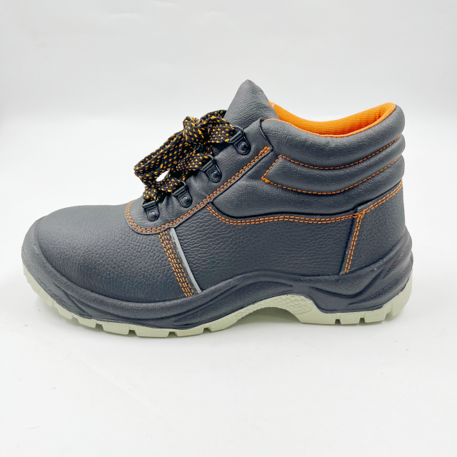 Men's Outdoor Leather Boots Iron Toe Cap Waterproof Upper Safety Shoes