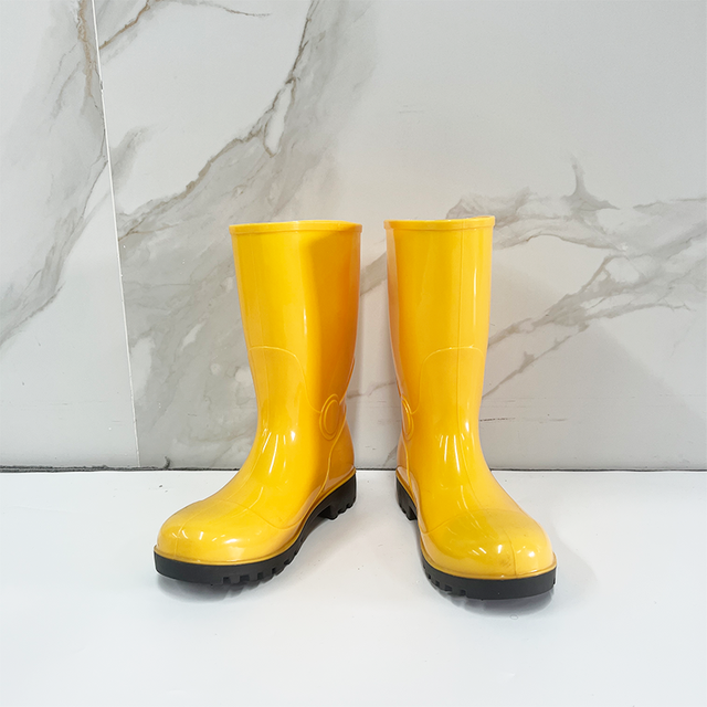 The Rubber Quality Is Good for The Anti-Slip Soles of The Labor Waterproof Safety Rain Boots