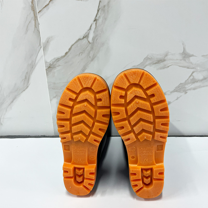 Anti-Slip Black Rubber Work PVC Farm Rain Boot with Ce Certification With Steel Toe Safety Rain Boots