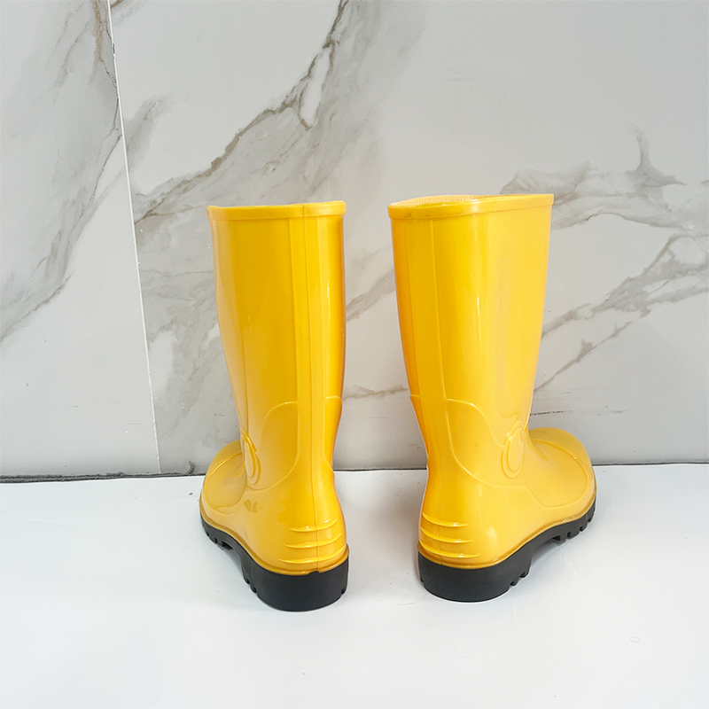 The Rubber Quality Is Good for The Anti-Slip Soles of The Labor Waterproof Safety Rain Boots