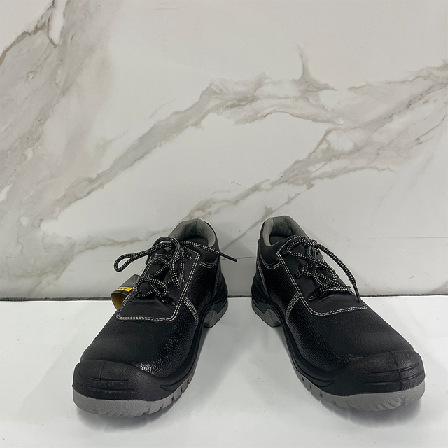 Professional Slip-Resistant Lightweight Protective Leather Safety Shoes for Men with PU Outsole