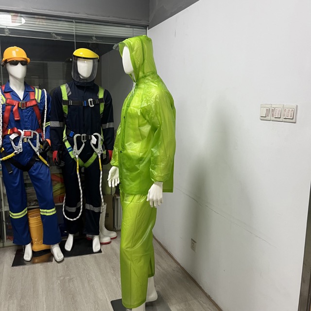 New Design PVC Raincoat Waterproof Outdoor Rain Suit