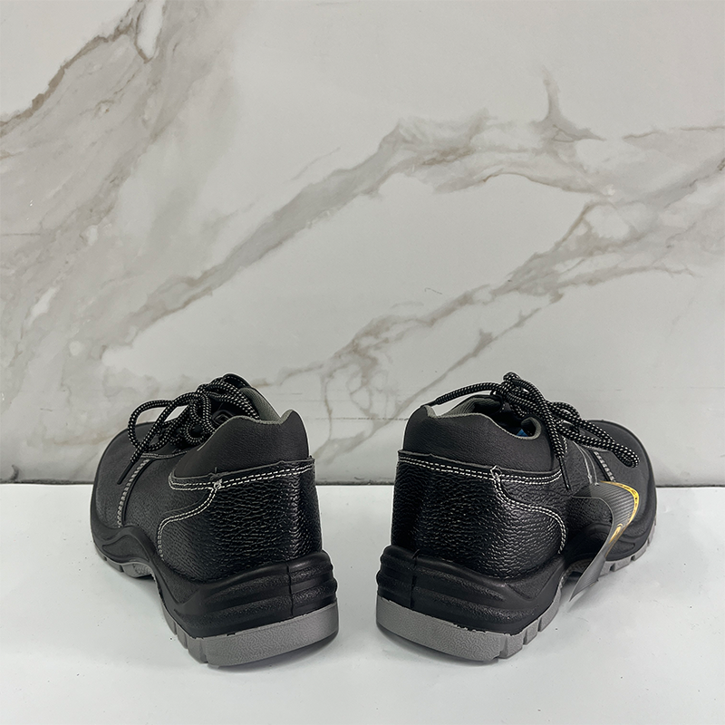 Professional Slip-Resistant Lightweight Protective Leather Safety Shoes for Men with PU Outsole